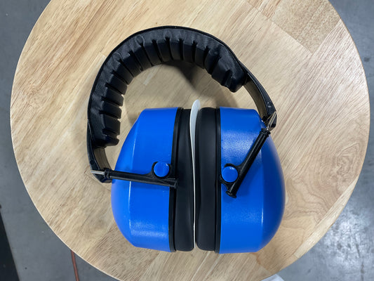 Noise canceling headphones